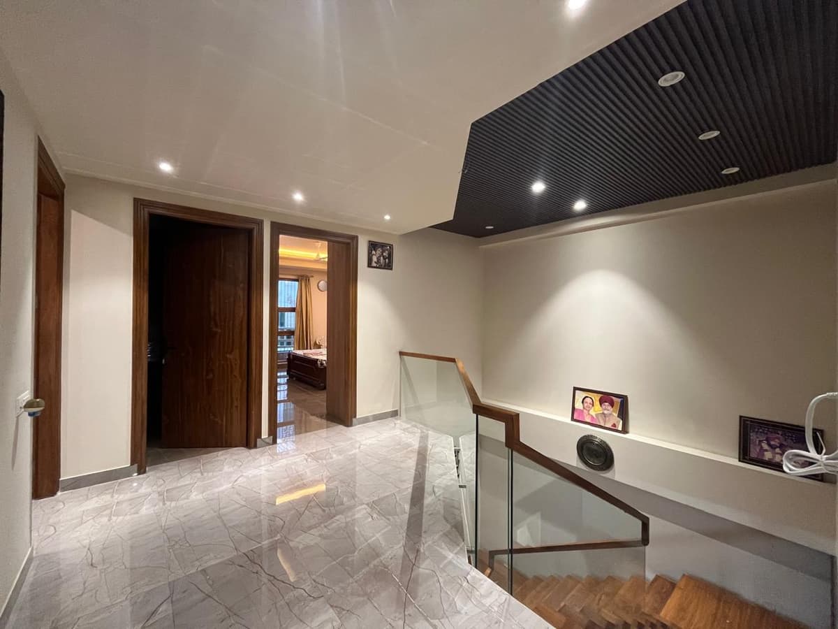Gallery 0
